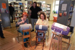 01.06.2014 Klöppelkunst in der Bibliothek
